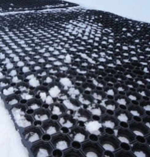 Black snowmat